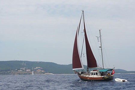 Easy Sailing vor Fiskardo, auf Kefalonia