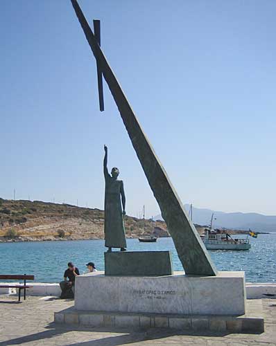 Pytagorio mit Pytagoras-Denkmal
